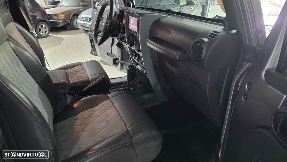 Jeep Wrangler 2.8 CRD ATX Sport - 45