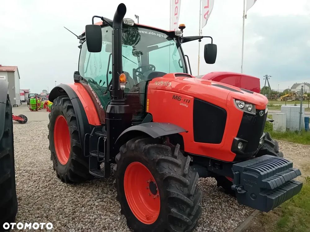 Kubota M6-111U - 1