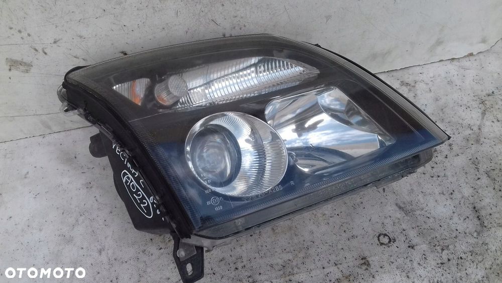 LAMPA PRAWY PRZÓD PRZEDNIA OPEL VECTRA C SIGNUM 02-05 - 2