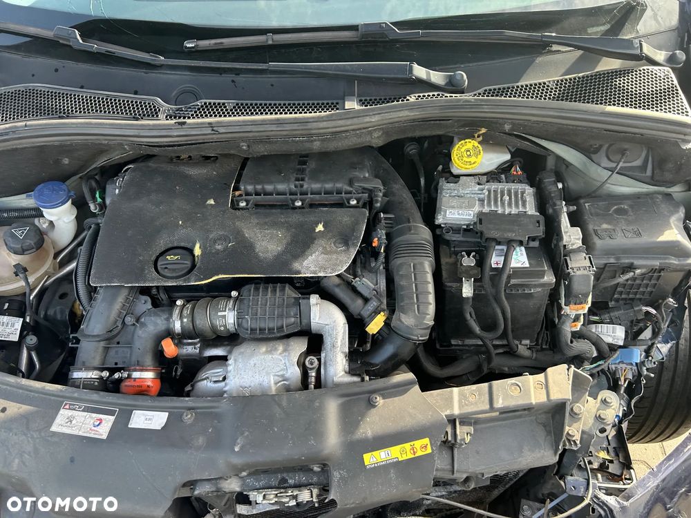 Peugeot 208 - 16