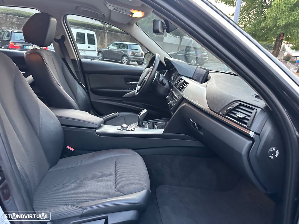 BMW 320 d Auto Line Modern - 41