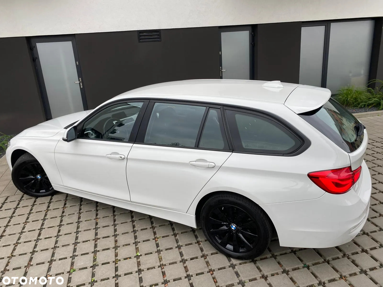 BMW Seria 3 320d Luxury Line - 9