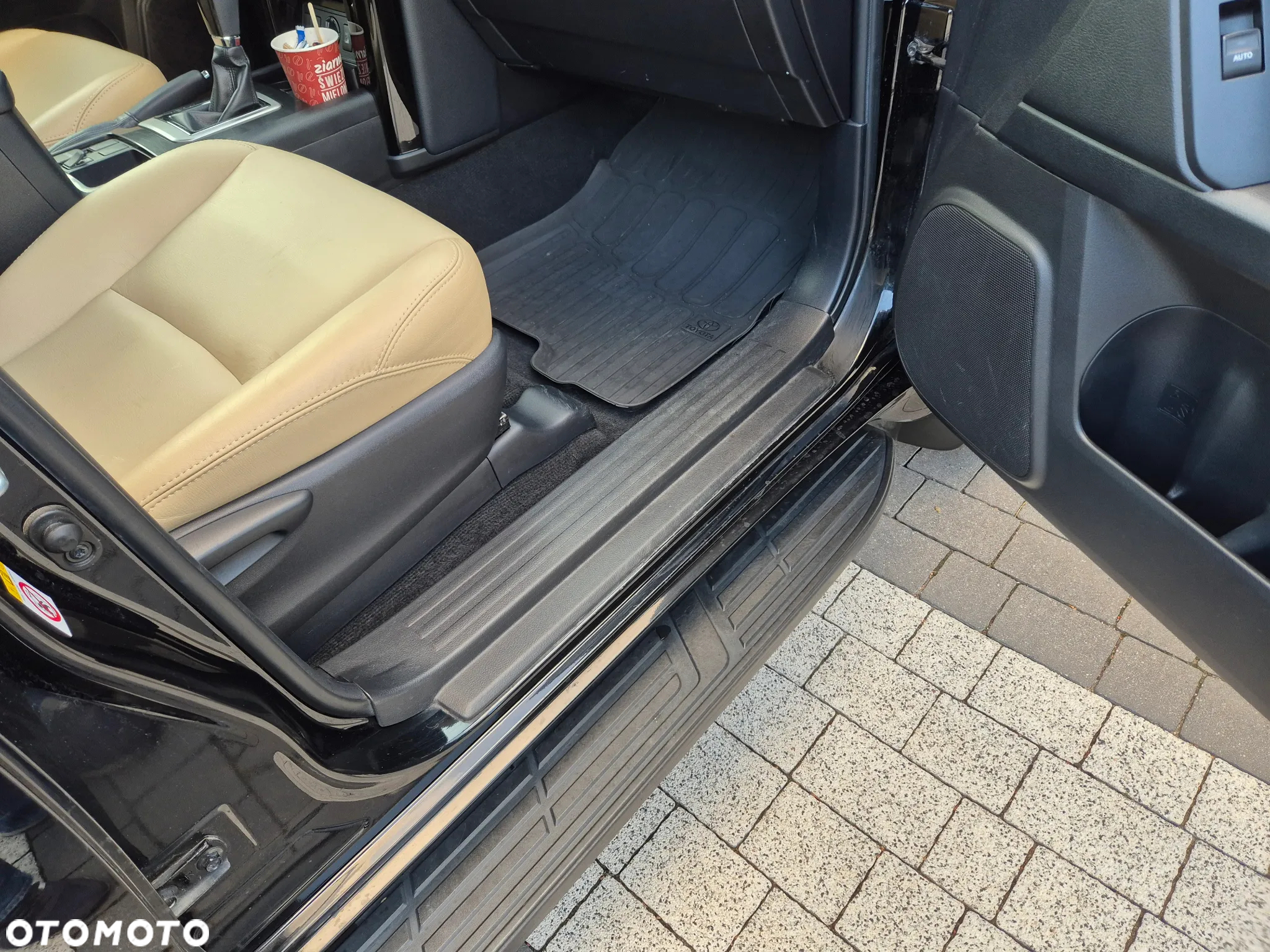 Toyota Land Cruiser - 29