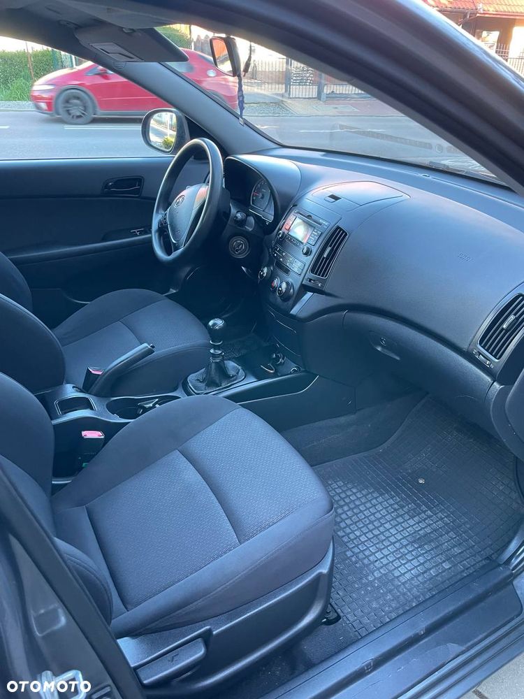 Hyundai i30 1.4 Comfort - 11