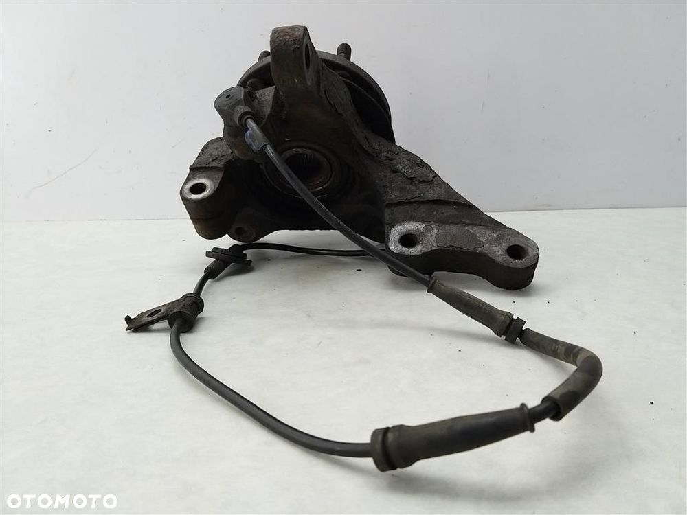 Zwrotnica lewa przód Hyundai Santa Fe I 2000-2006 2,4 BENZYNA 5 ŚRUB - 5