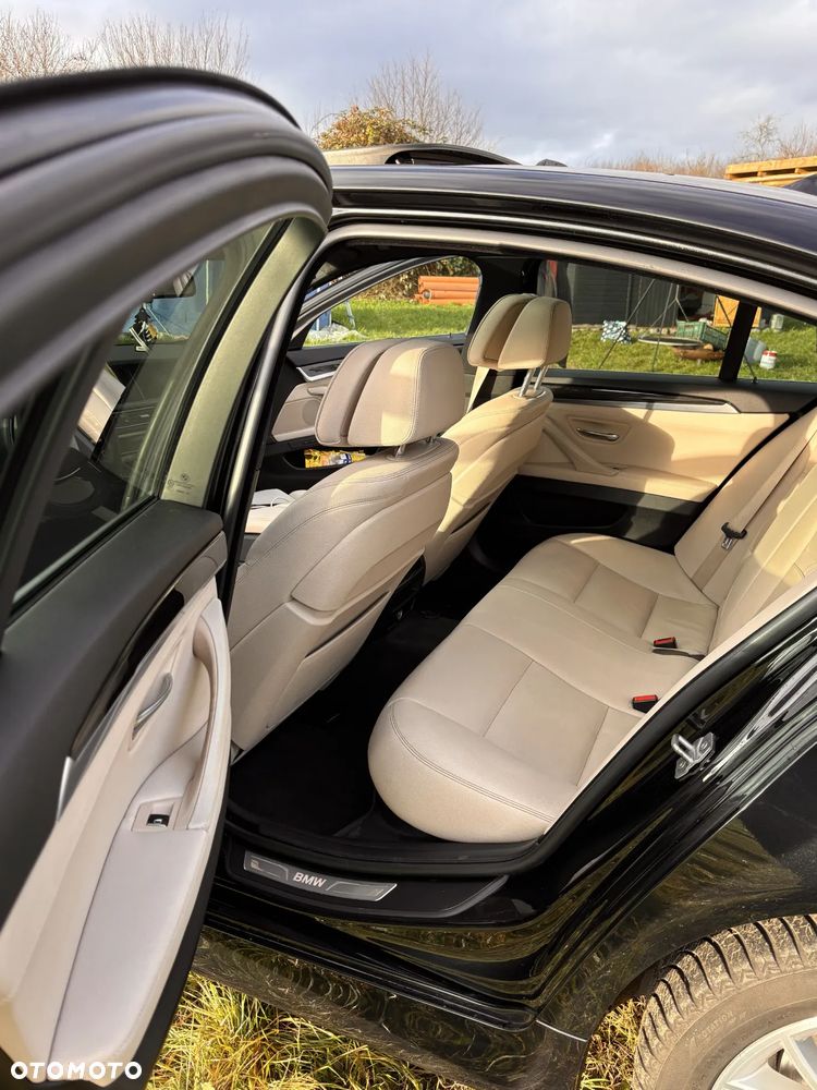BMW Seria 5 525d xDrive Luxury Line - 15