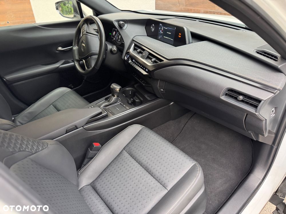Lexus UX 200 GPF F Sport Edition 2WD - 16