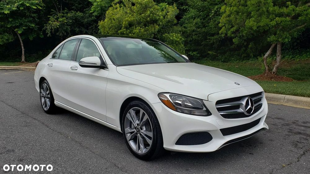 Mercedes-Benz Klasa C 300 9G-TRONIC AMG Line - 1
