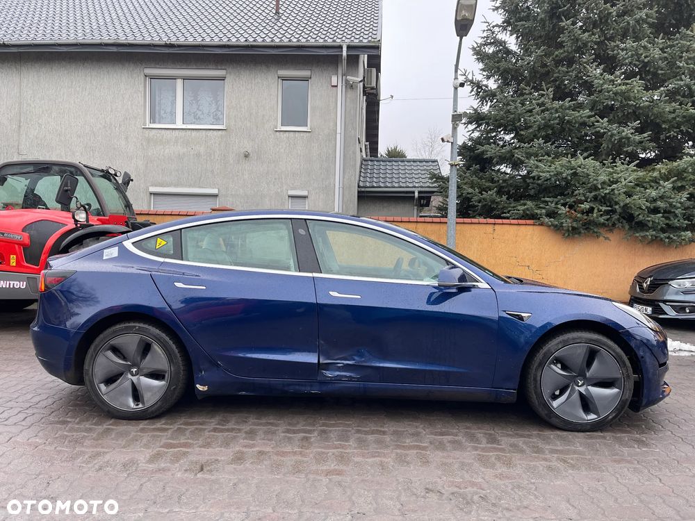 Tesla Model 3 - 6