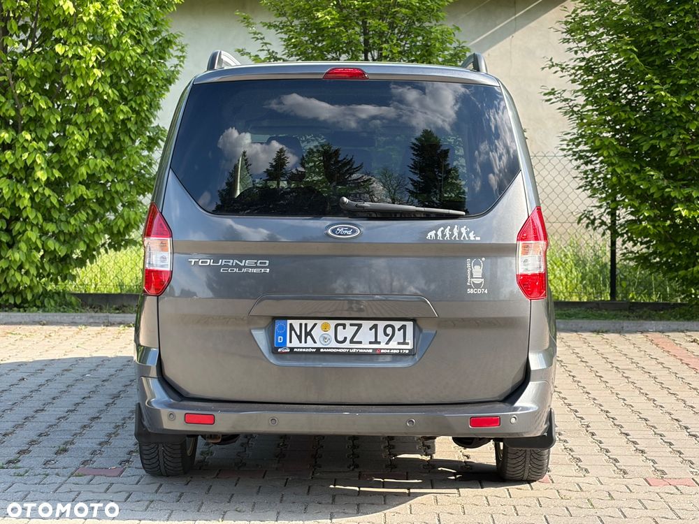 Ford Tourneo Courier 1.5 TDCi Ambiente - 6
