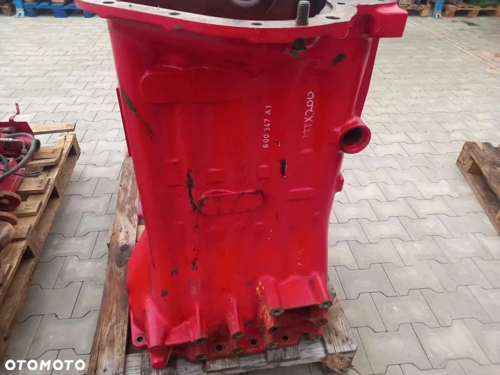 Obudowa skrzyni biegów 600347A1 McCormick MTX200 - 1