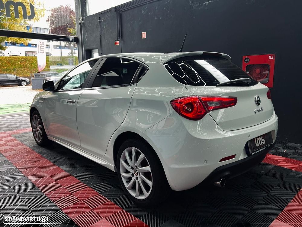 Alfa Romeo Giulietta 1.6 JTDm Distinctive - 12