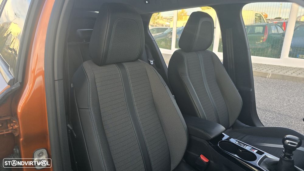 Peugeot 2008 1.2 PureTech Allure Pack - 21