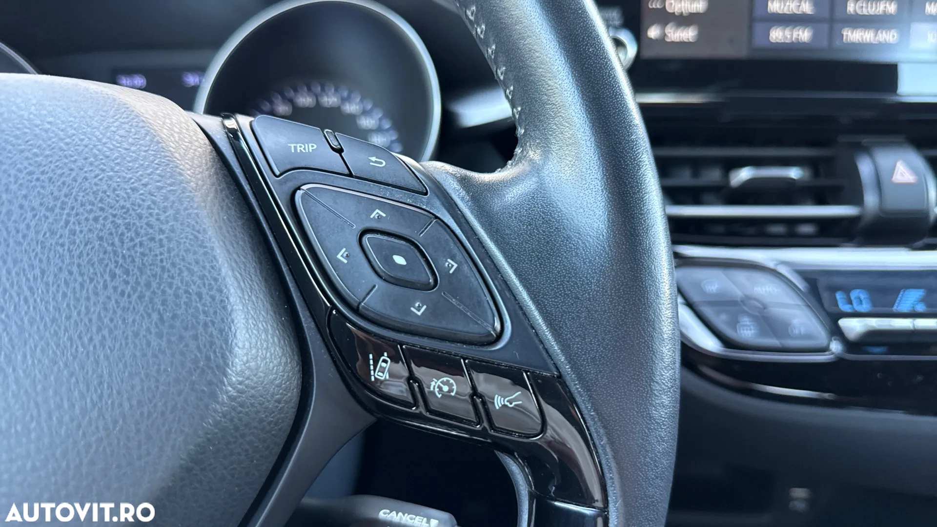 Toyota C-HR 1.8 HSD 122 CP 4x2 CVT Core - 33