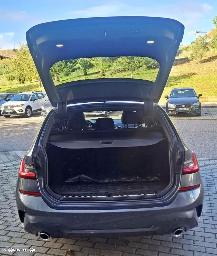 BMW 320 d Touring Pack Desportivo M Pro Auto - 30
