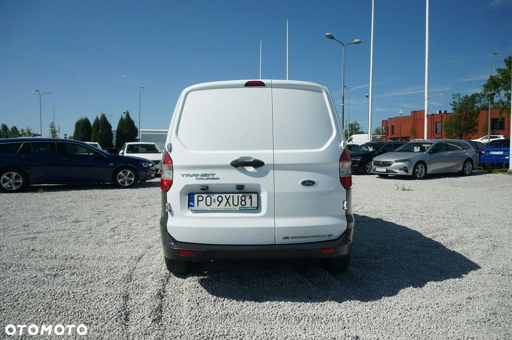 Ford Transit Courier - 9