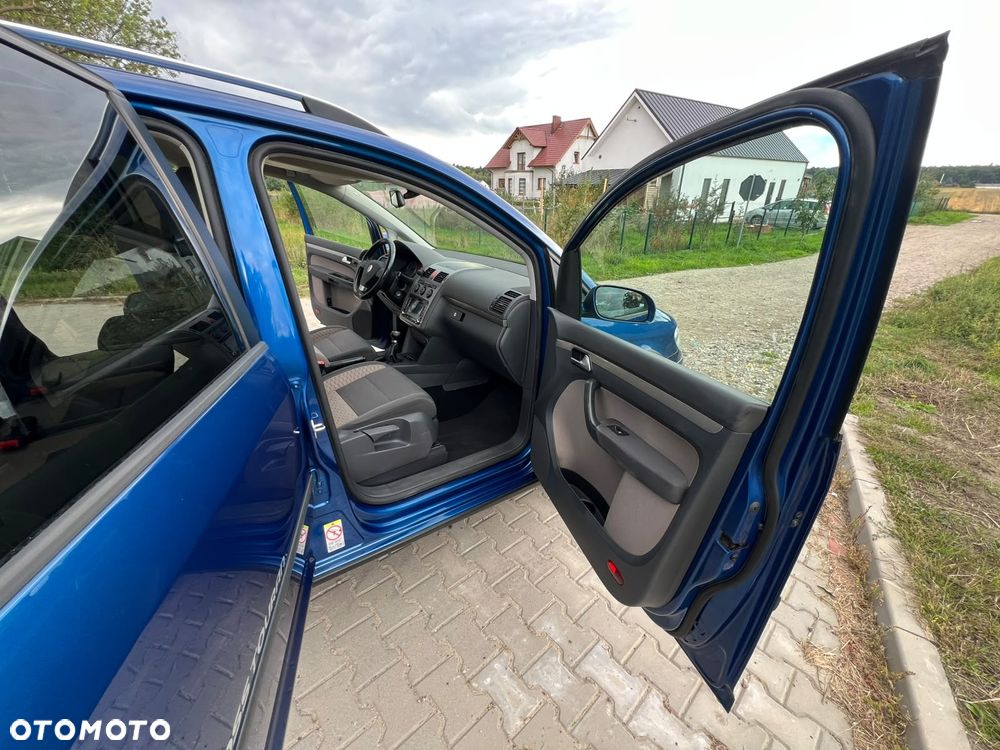 Volkswagen Touran - 14