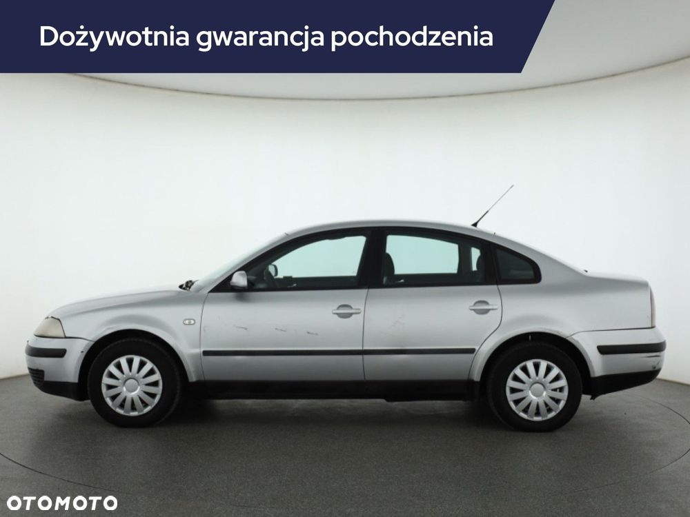 Volkswagen Passat - 4