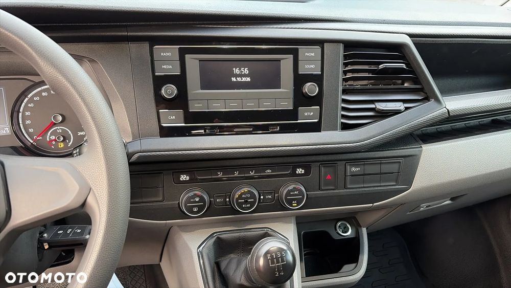 Volkswagen Caravelle - 15