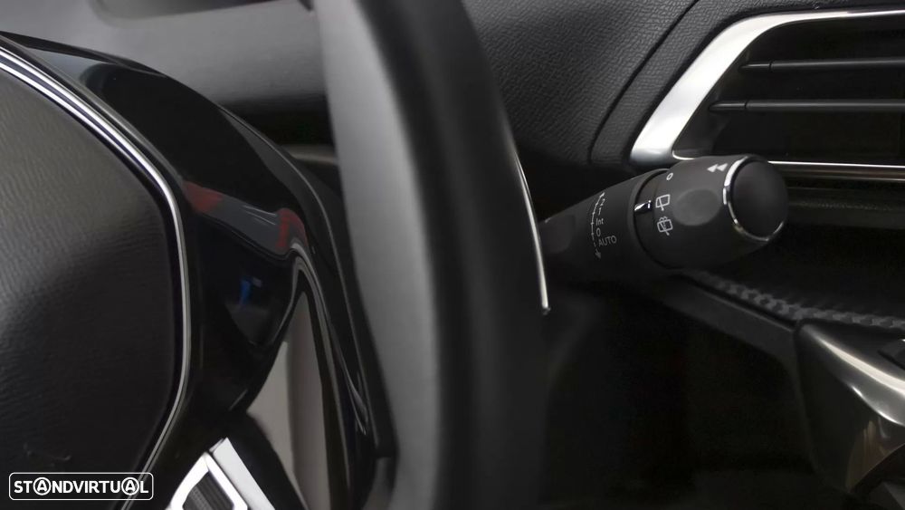 Peugeot 3008 1.2 PureTech Allure EAT8 - 26