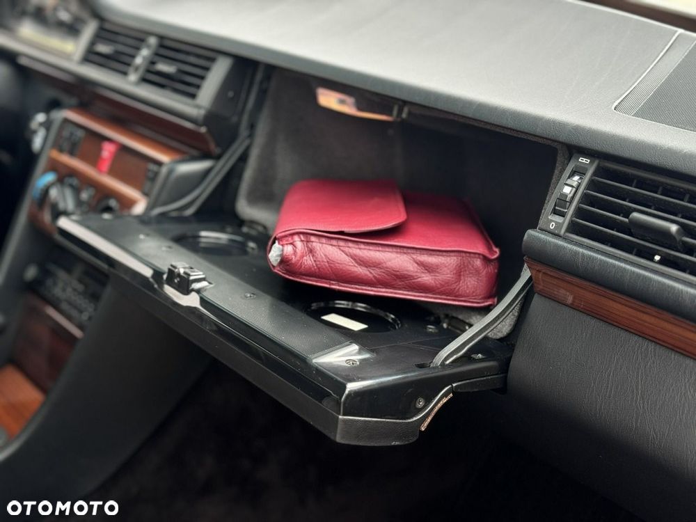 Mercedes-Benz W124 (1984-1993) - 41