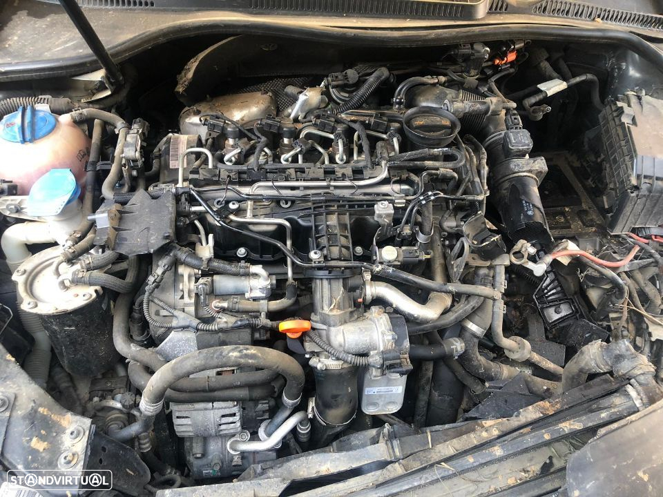 VW Golf VI Plus 1.6 TDI de 2011 para peças - 9