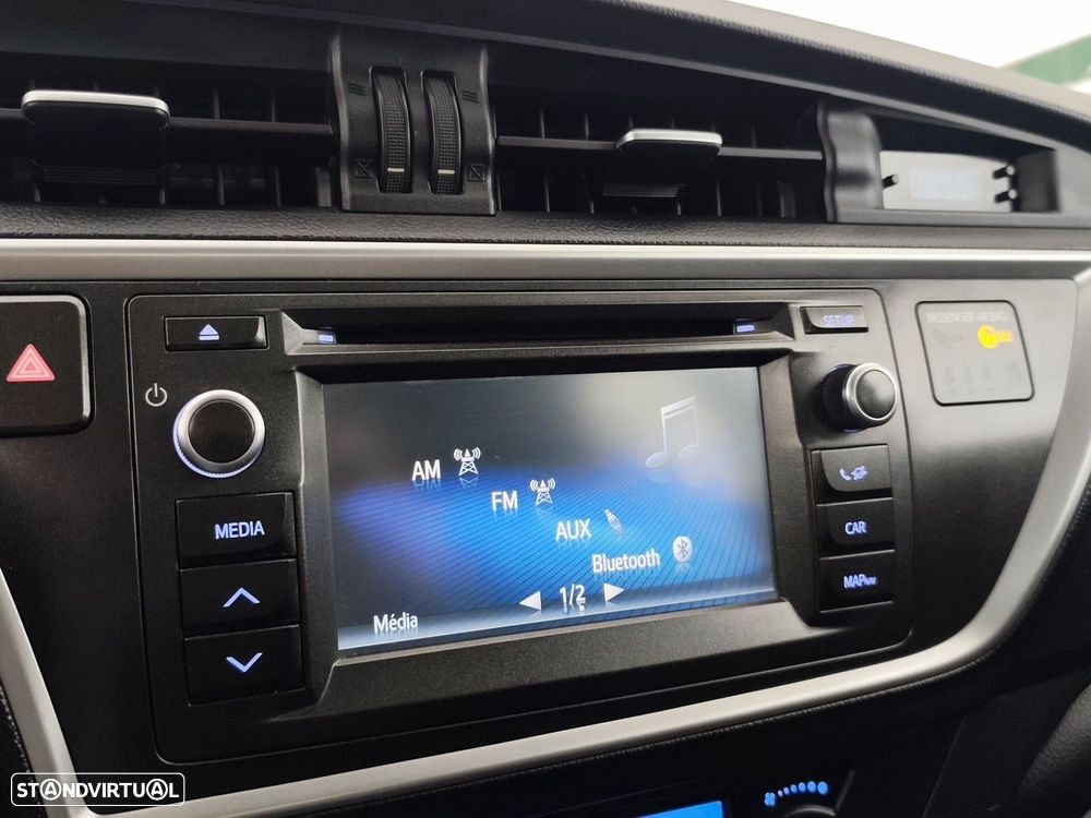 Toyota Auris Touring Sports - 19