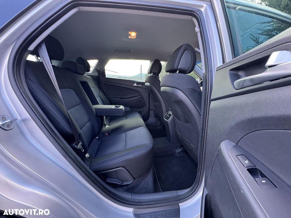 Hyundai Tucson blue 1.7 CRDi 2WD Style - 12