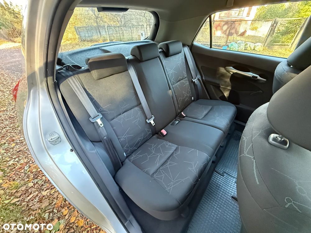 Toyota Auris 1.33 VVT-i Terra - 31