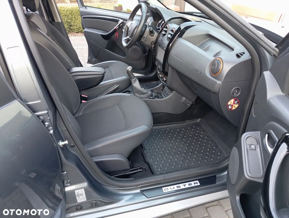 Dacia Duster 1.6 SCe Urban Explorer S&S - 24