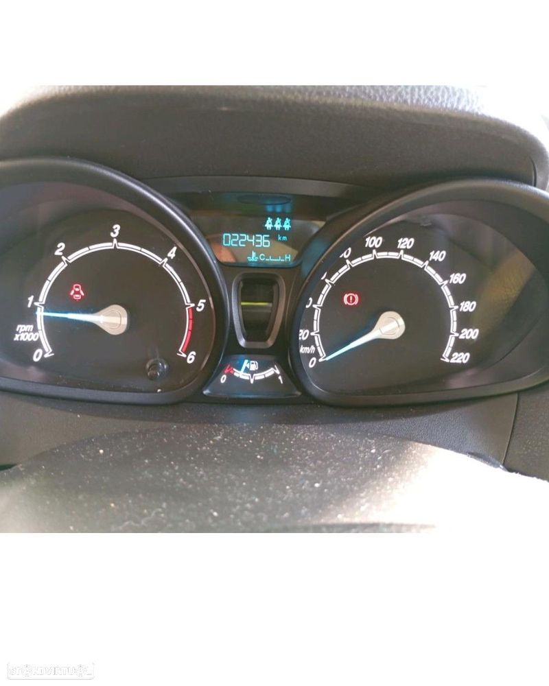 Ford Tourneo Courier 1.5 TDCi Ambiente - 4