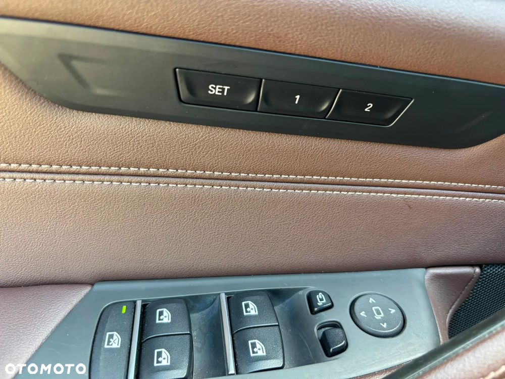 BMW Seria 5 530d xDrive mHEV sport - 9