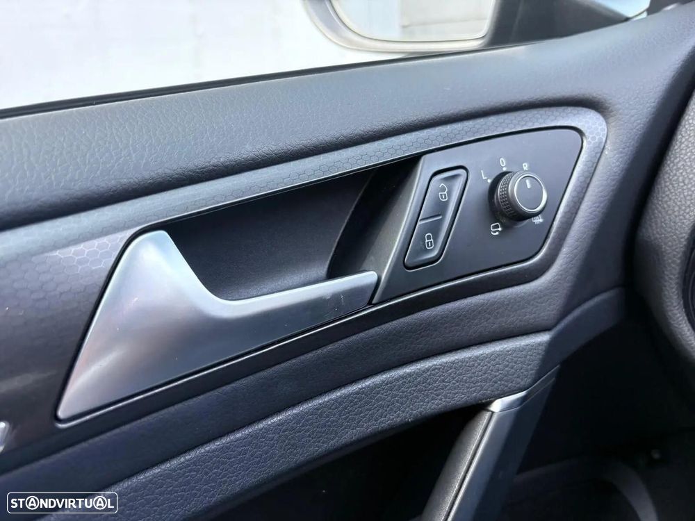 VW Golf 1.4 GTE Plug-in - 37