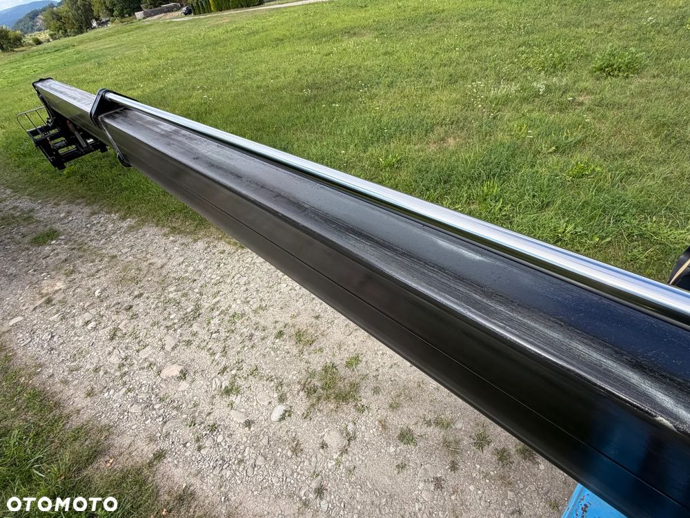 Manitou MT1440. Ładowarka Teleskopowa 14 metrów wysuw! UDŹWIG 4 TONY! Przebieg 2500 mtg. Maszyna jak Nowa z SALONU. 2017 rok. z Norwegii z Gospodarstwa rolnego! Silnik PERKINS Turbo 110 km. Aktualne Serwisy w Dekra. Nowy Model sterowane wszystko z 1 dżojstika. Ani deka luzów czy wycieku. OKAZJA! Jazda REWERS + 4 biegi. Skręt 3 tryby. Wyjście Hydrauliczne na maszcie, Poziomowanie ośi stabilizatory! Wyjścia Hydrauliczne na maszt! Okazja Ani deka luzów i wycieków. Wersja Norweska. Wielka Okazja  Opony jak Nowe! - 33
