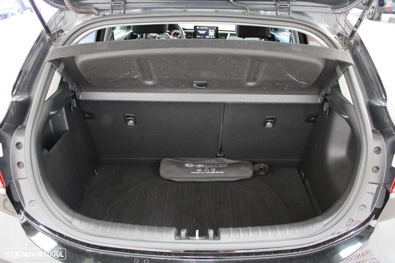 Kia Rio - 10