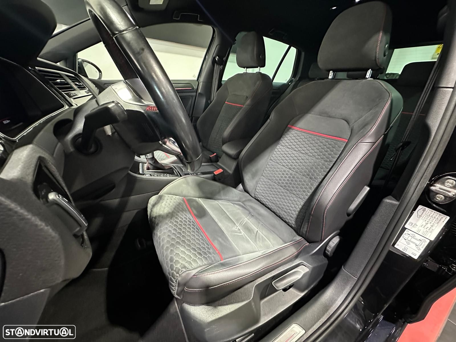 VW Golf 2.0 TSI GTI DSG - 24