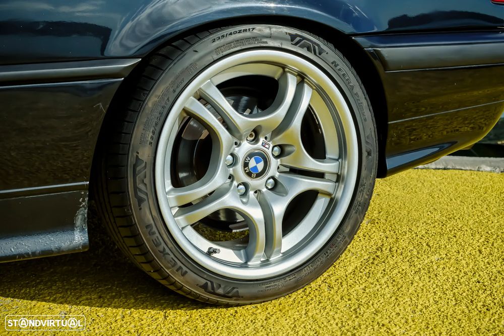 BMW 320 i Touring - 2