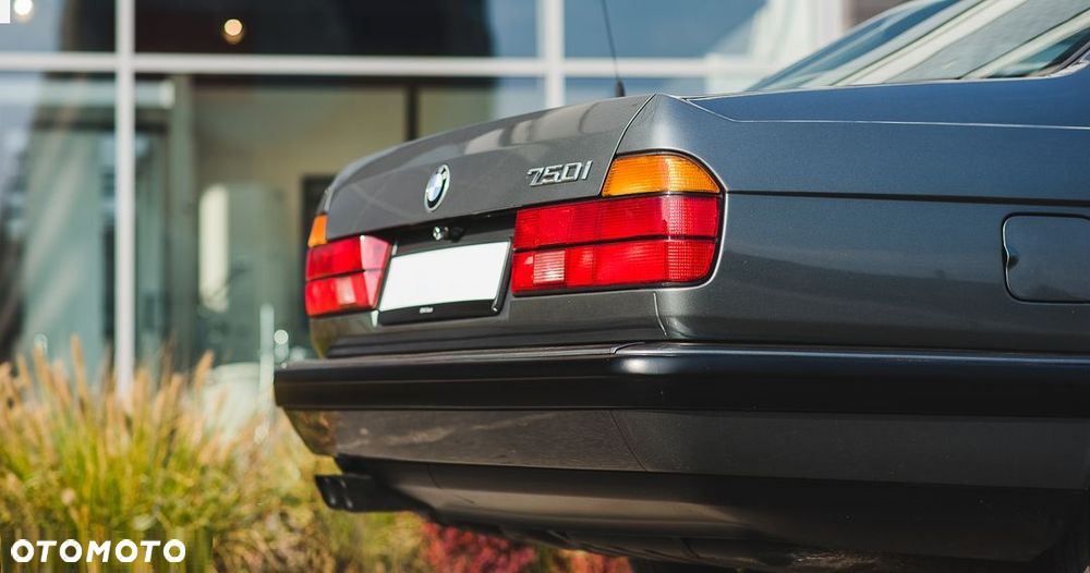 BMW Seria 7 750i - 10