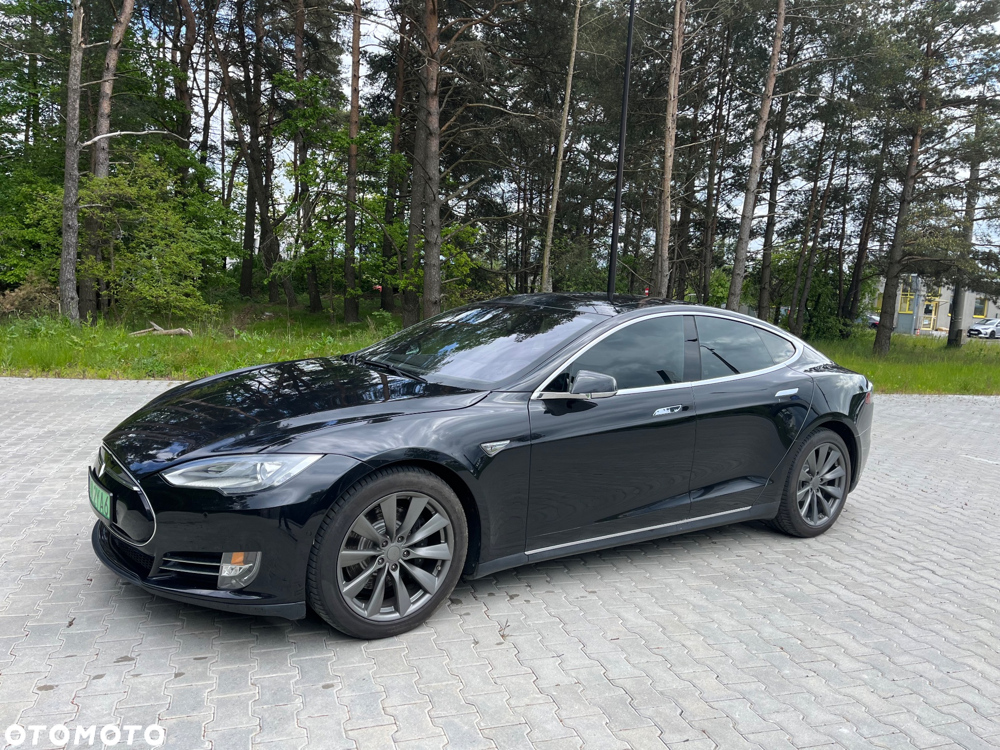 Tesla Model S 75 D - 17