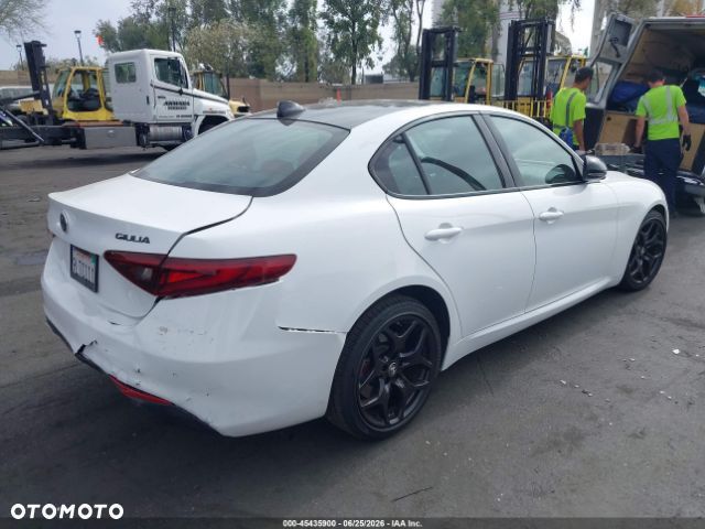 Alfa Romeo Giulia - 6
