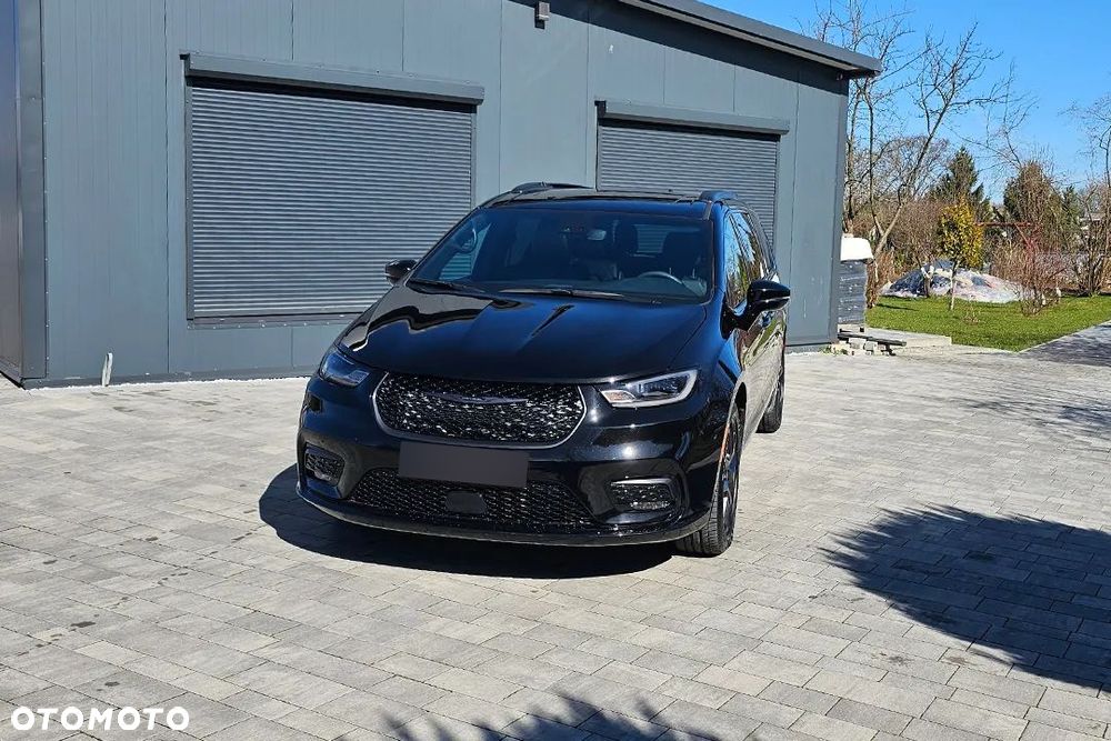 Chrysler Pacifica - 33