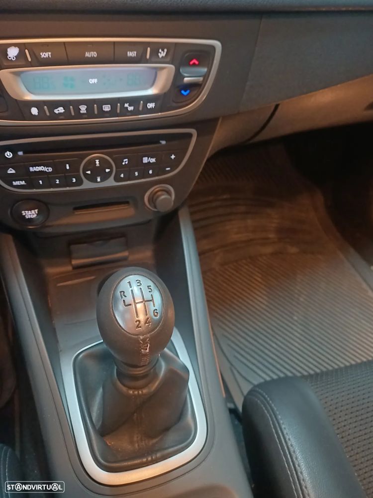 Renault Mégane 1.5 dCi Dynamique S - 10