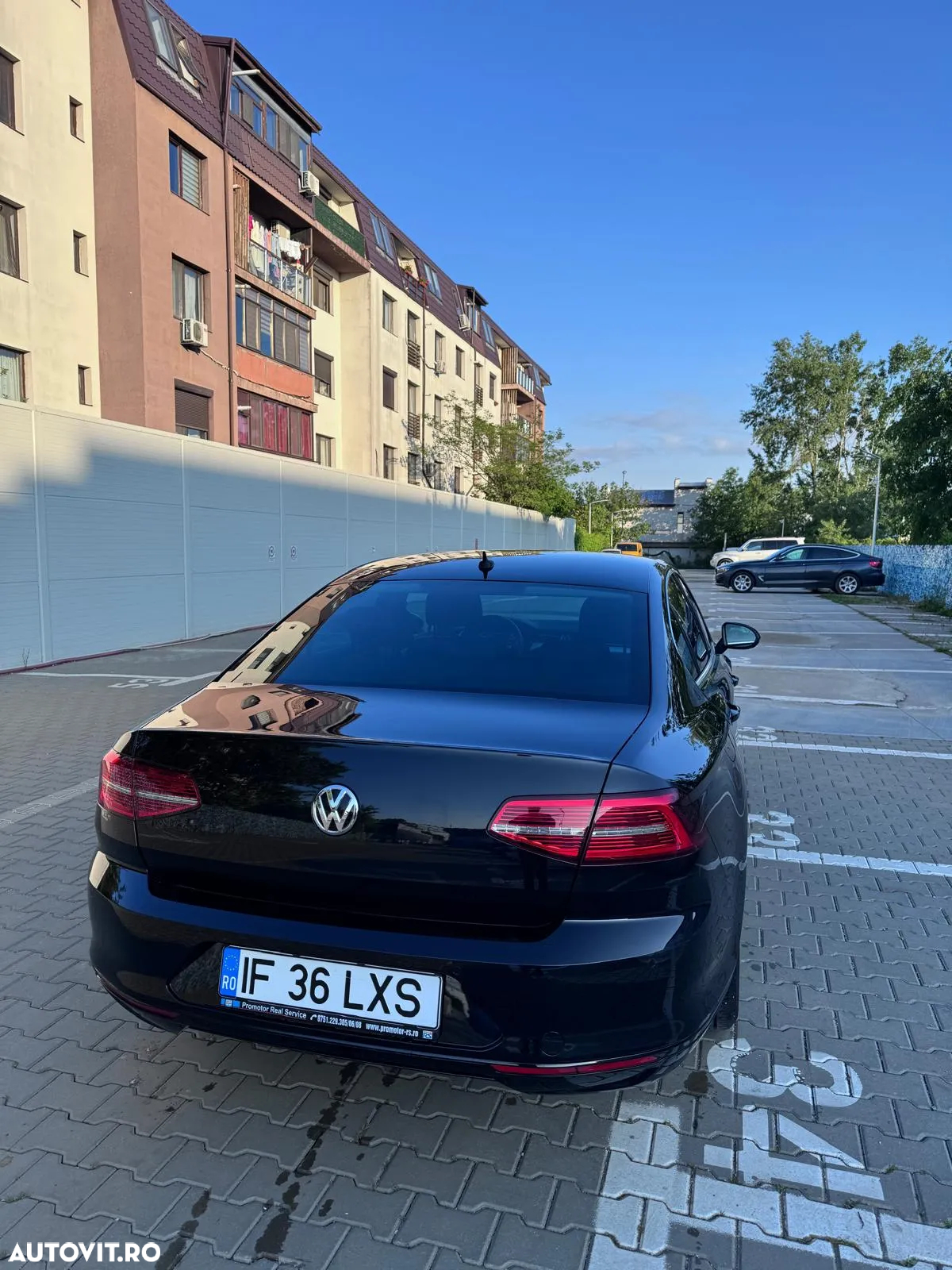 Volkswagen Passat 1.6 TDI Comfortline - 13