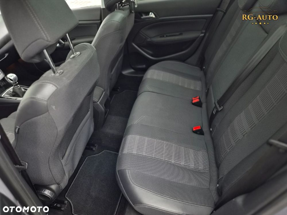 Peugeot 308 - 33