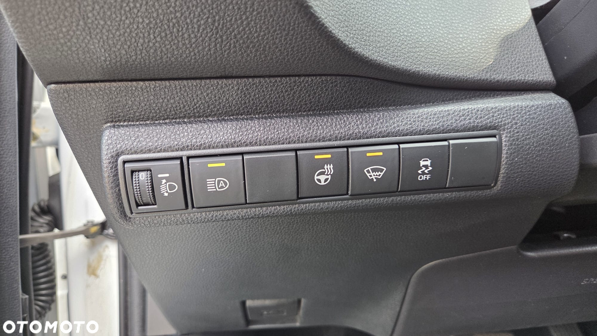 Toyota Corolla 1.8 Hybrid Business Edition - 7