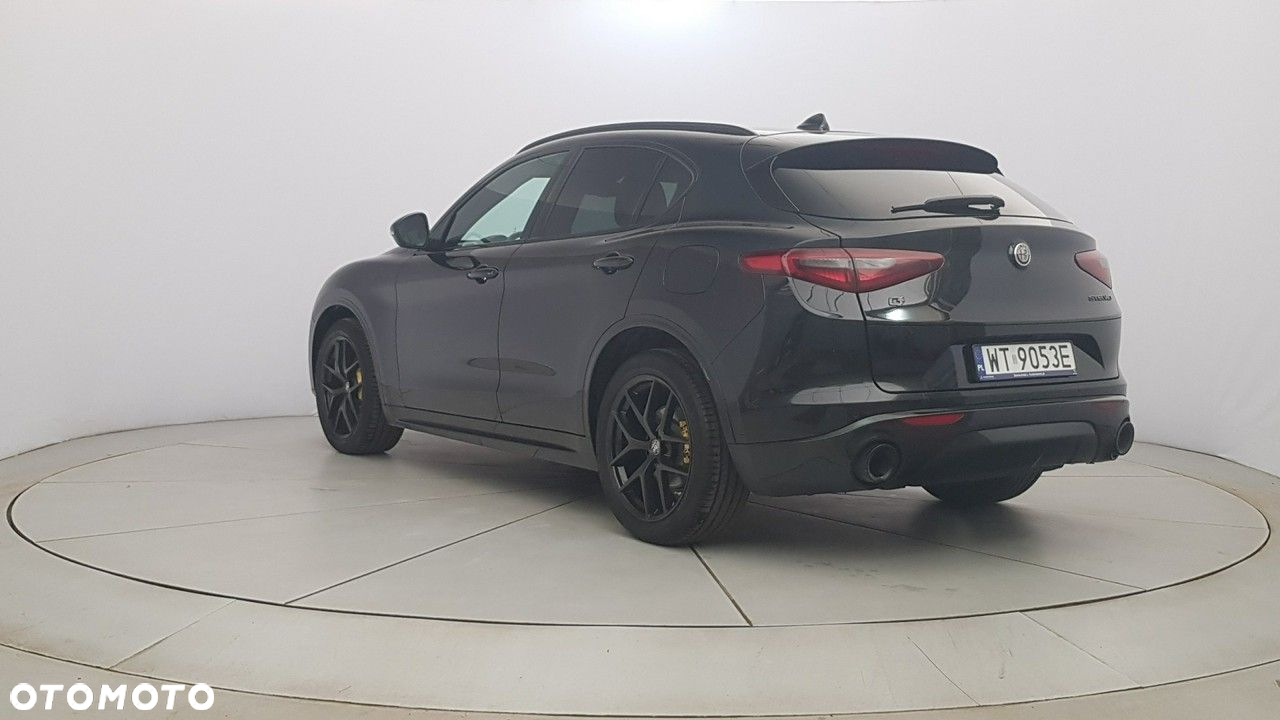 Alfa Romeo Stelvio - 5