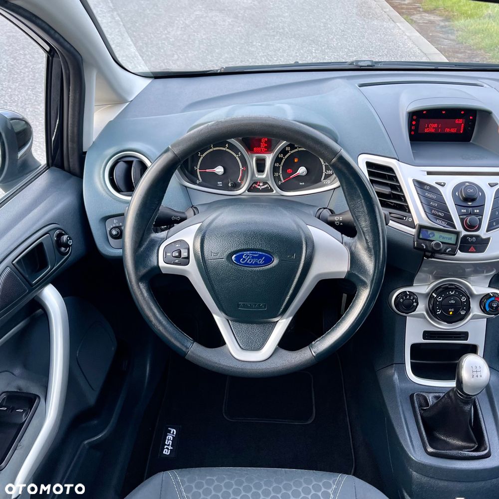 Ford Fiesta 1.25 Ghia - 12