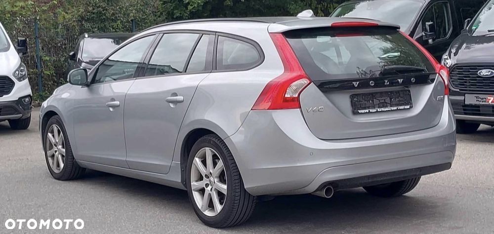 Volvo V60 2015 photo 4
