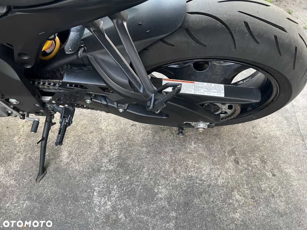 Suzuki GSX-R - 10