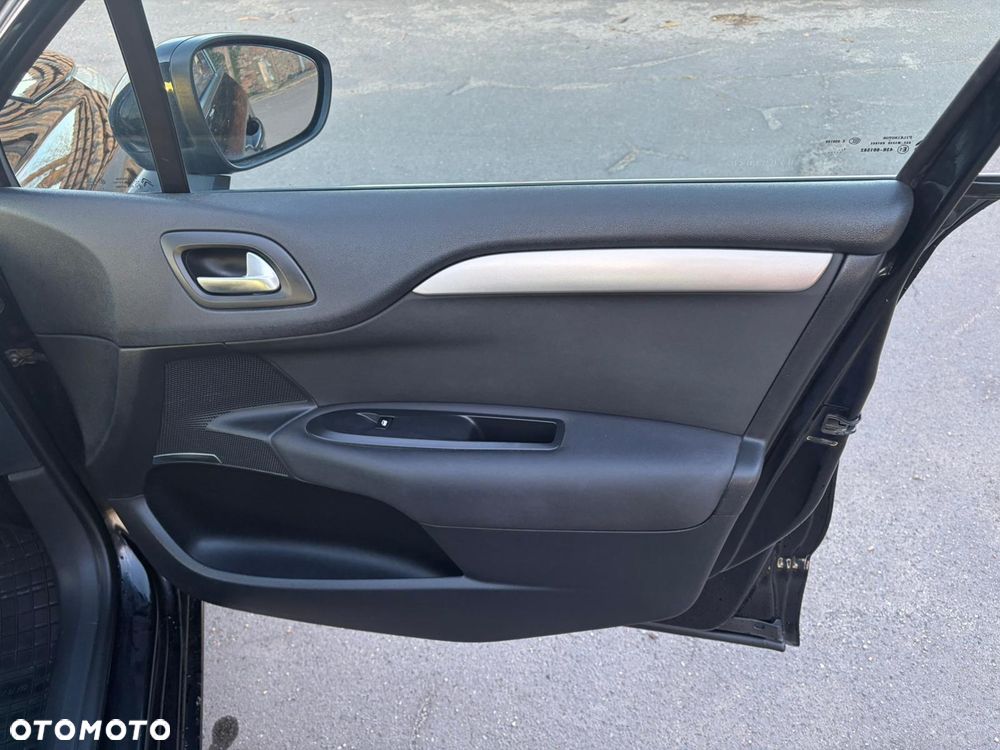 Citroën C4 HDi 115 Selection - 12